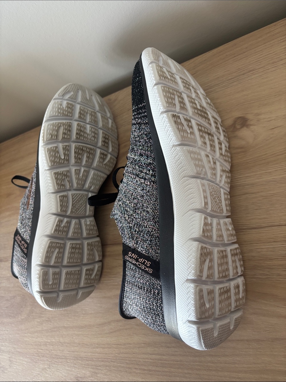 Sketchers Slip In Sneakers with air cooled memory foam womens size 8 - Picture 5 of 5